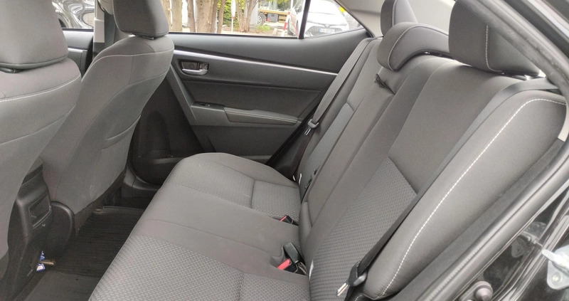 Toyota Corolla cena 67900 przebieg: 96429, rok produkcji 2018 z Przecław małe 301